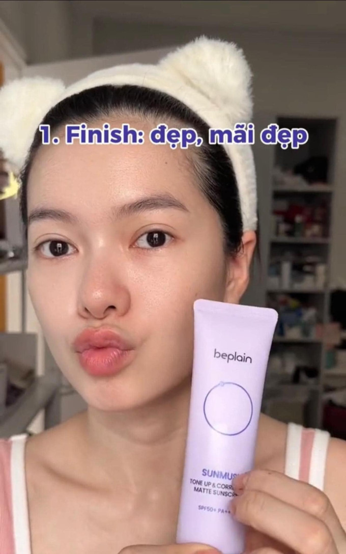 Các bước thoa kem chống nắng Beplain tím nhạt lên da