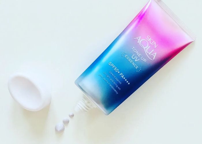 Skin Aqua Tone Up UV Essence cho làn da khô sáng mịn